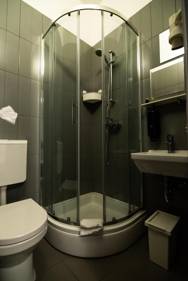 Boutique Hostel Shappy Zagreb Exterior foto