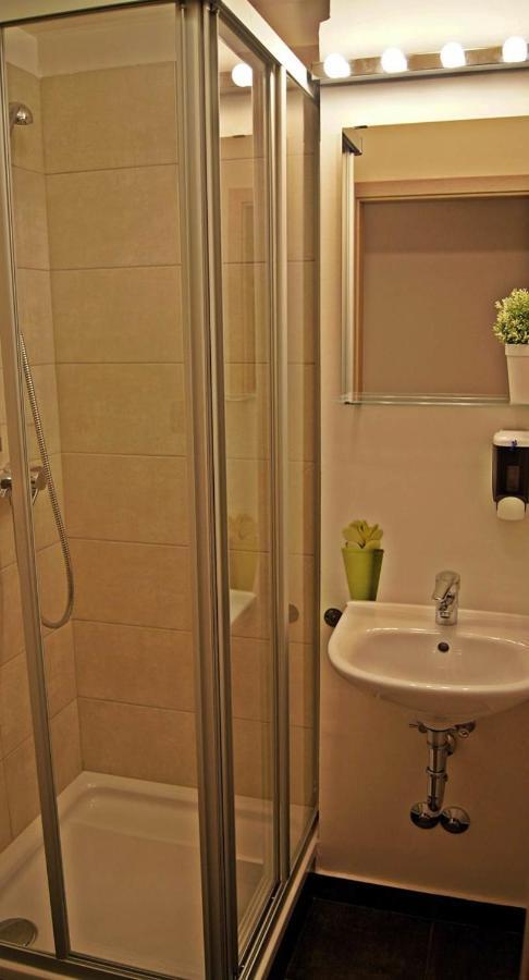 Boutique Hostel Shappy Zagreb Exterior foto